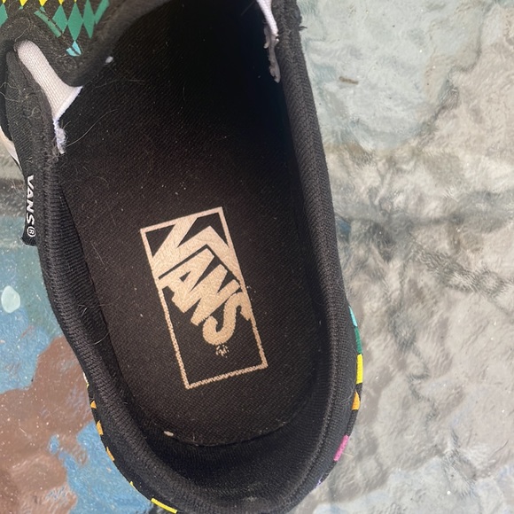 VANS Asher Checkered Rainbow Sneaker
Size 7.5. Excellent like new condition - Picture 7 of 7